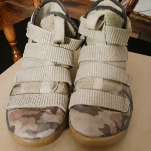 Boys Nike Camo 5.5y